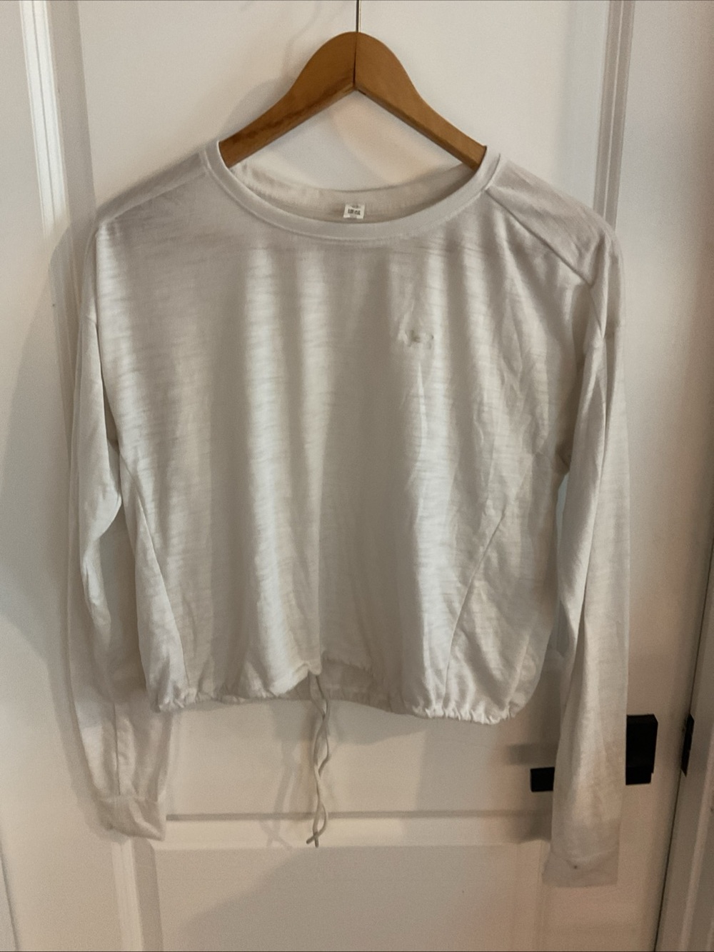 Under Armour Loose Heatgear - Ladies White Drawstring Hem Long-Sleeve Top - Med